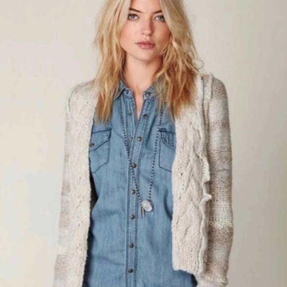 Free People Sweater Cardigan Cottagecore Granny Prep Chunky Knit Cream Tan sz XS - Picture 2 of 9